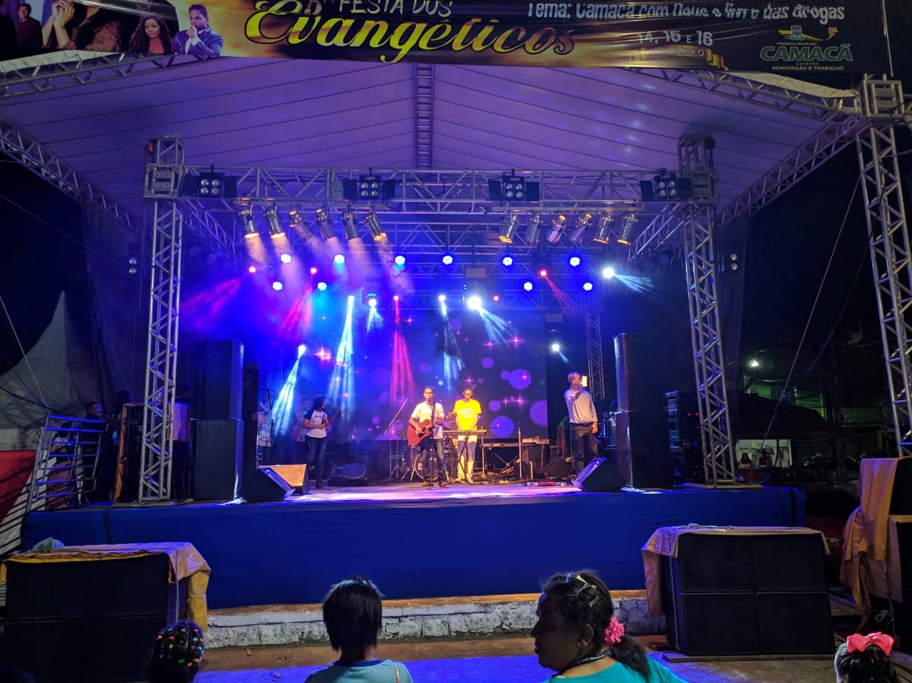 Camacã: 5ª Festa dos Evangélicos traz milhares de pessoas em seu primeiro dia
